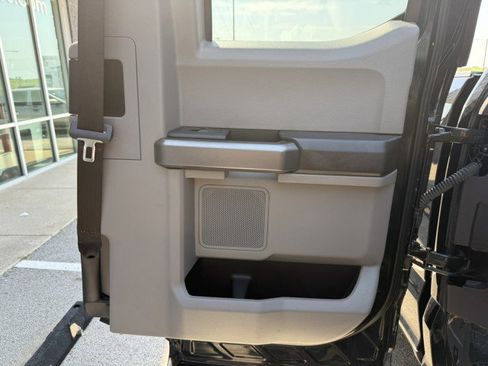 Used 2022 Ford F350 XLT w/ XLT Premium Package image 26