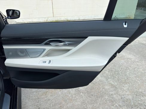 Used 2019 BMW 740i w/ M Sport Package RWD image 47