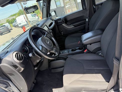 Used 2017 Jeep Wrangler Unlimited Sport AWD/4WD image 19