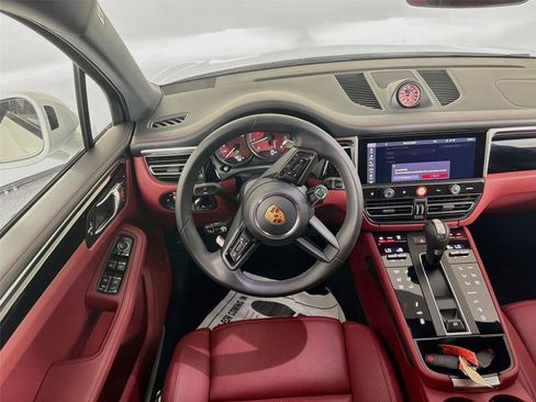 Certified 2026 Porsche Macan S AWD/4WD image 18