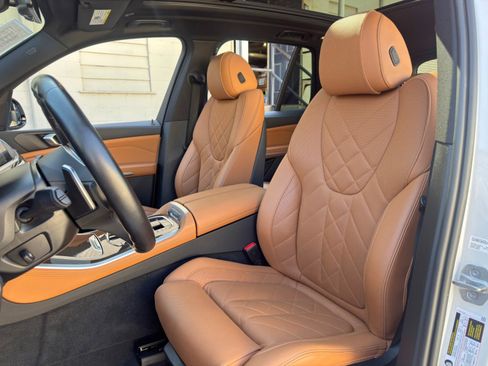 Used 2023 BMW X5 sDrive40i w/ M Sport Package RWD image 39