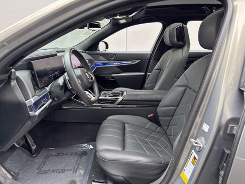 Used 2023 BMW 740i RWD image 18