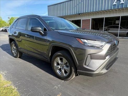 Used 2024 Toyota RAV4 LE AWD/4WD image 25