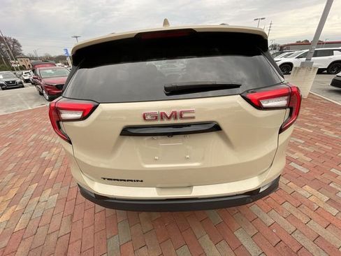 Used 2023 GMC Terrain SLT w/ Infotainment Package II image 30