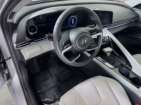 Certified 2023 Hyundai Elantra Limited image 21