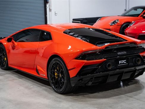 Used 2021 Lamborghini Huracan EVO AWD/4WD image 4