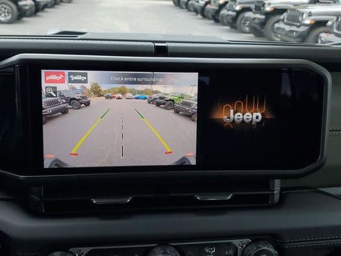 New 2025 Jeep Gladiator Mojave image 30