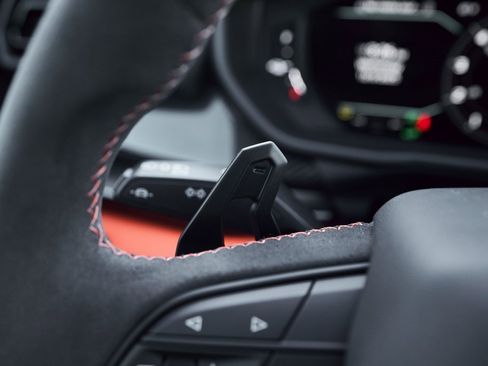 Used 2025 Lamborghini Urus SE image 57