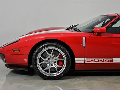 Used 2005 Ford GT RWD image 6