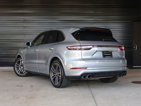 Certified 2022 Porsche Cayenne Turbo image 3