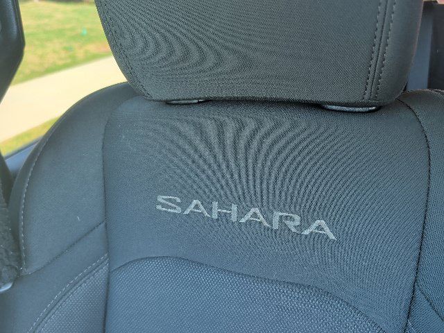 Used 2018 Jeep Wrangler Unlimited Sahara AWD/4WD image 23