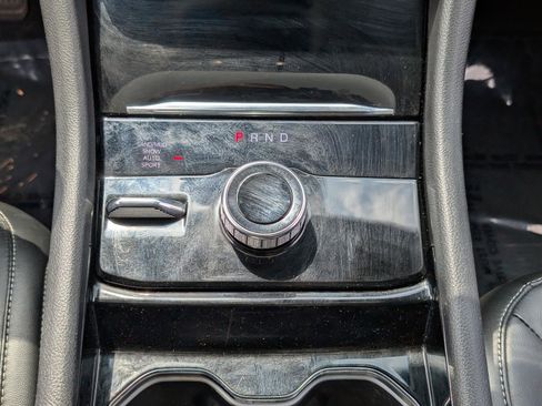 Used 2022 Jeep Grand Cherokee Limited image 25