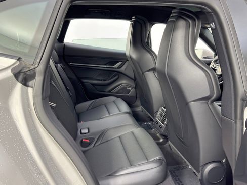 Used 2025 Porsche Taycan 4S w/ Premium Package image 45