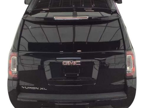 Used 2020 GMC Yukon XL SLE w/ Convenience Package RWD image 5