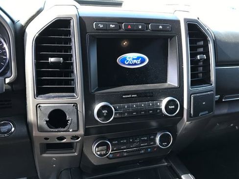 Used 2021 Ford Expedition XLT image 5