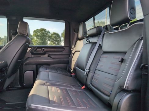 Used 2025 GMC Sierra 2500 AT4X AWD/4WD image 37