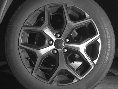 Used 2025 Jeep Compass Limited image 14