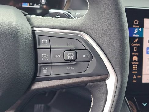 New 2026 Jeep Grand Cherokee Altitude AWD/4WD image 10