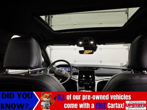 New 2025 Jeep Grand Cherokee Altitude image 8