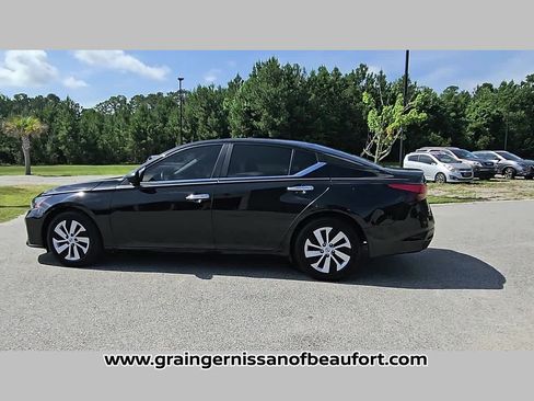 Used 2024 Nissan Altima 2.5 S FWD image 24