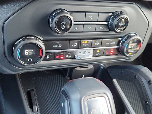 Used 2025 Ford Bronco Outer Banks w/ Sasquatch Package AWD/4WD image 15