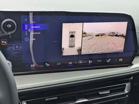 New 2026 Chevrolet Traverse LT w/ Sun and Wheel Package image 21