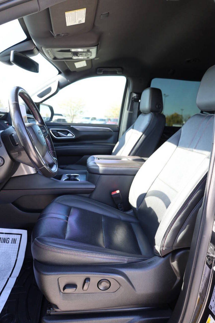 Used 2022 Chevrolet Tahoe RST w/ Luxury Package AWD/4WD image 12