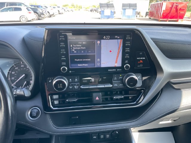 Used 2021 Toyota Highlander XLE AWD/4WD image 12