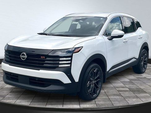 New 2025 Nissan Kicks SR AWD/4WD image 2