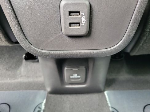 Used 2023 Chevrolet Equinox RS w/ RS Leather Package image 26