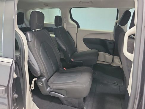 Used 2023 Chrysler Voyager LX FWD image 19