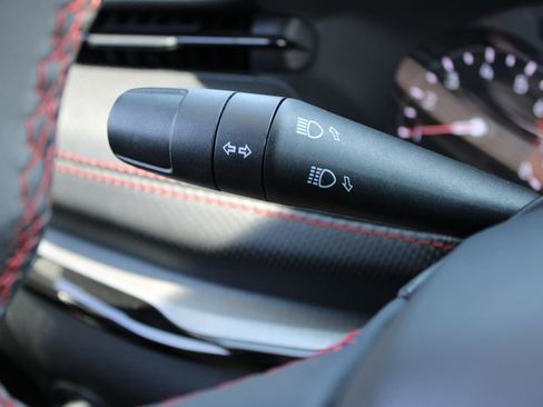 Used 2025 Jeep Compass Trailhawk image 37