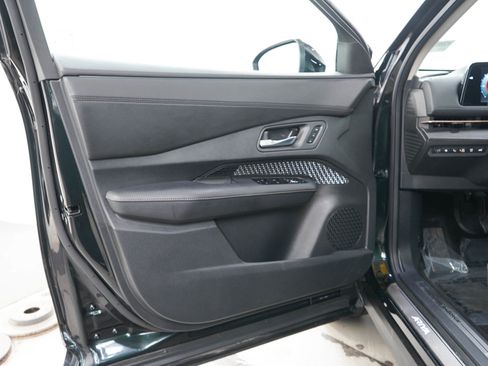 Used 2024 Nissan Ariya AWD image 20