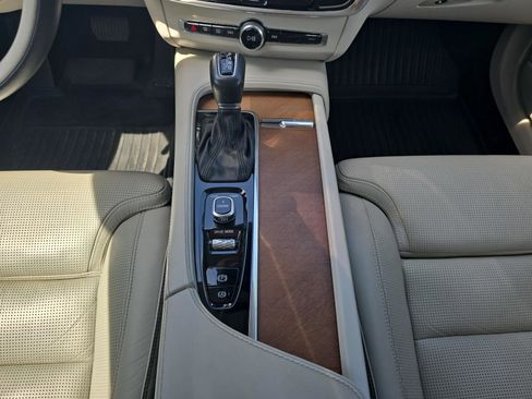 Used 2017 Volvo S90 T6 Inscription w/ Vision Package image 20