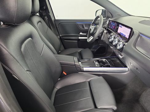 Used 2025 Mercedes-Benz GLA 250 4MATIC image 44