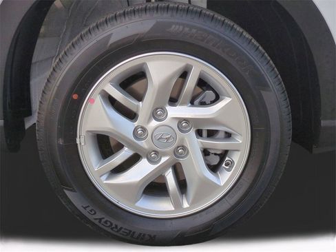 New 2026 Hyundai Venue SE image 11