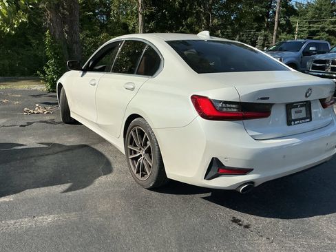 Used 2019 BMW 330i xDrive Sedan w/ Convenience Package AWD/4WD image 4