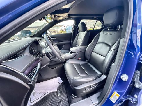 Used 2023 Cadillac XT4 Luxury w/ Cold Weather Package AWD/4WD image 11
