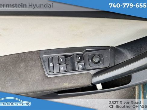 Used 2019 Volkswagen Tiguan S w/ 3rd Row Seat Package AWD/4WD image 10