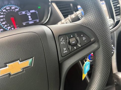 Used 2019 Chevrolet Trax LT FWD image 18