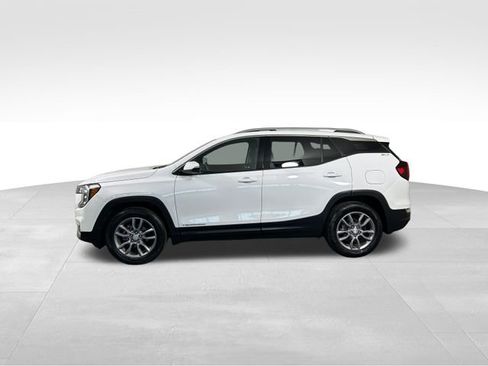 Used 2022 GMC Terrain SLT w/ Infotainment Package II AWD/4WD image 3