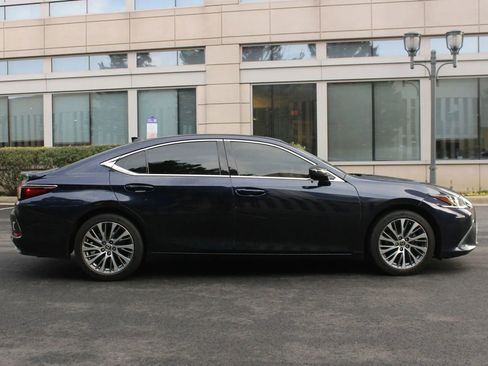 Used 2021 Lexus ES 350 w/ Premium Package FWD image 11