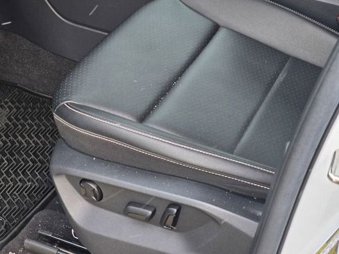 Used 2023 Volkswagen Atlas SE image 31