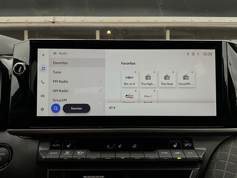 Used 2026 Toyota Camry XLE image 30