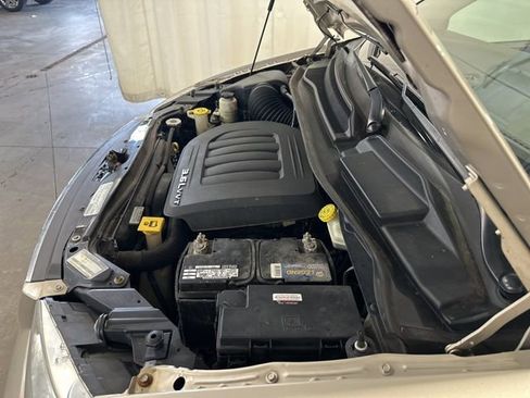 Used 2013 Chrysler Town & Country Touring-L w/ Driver Convenience Group image 35