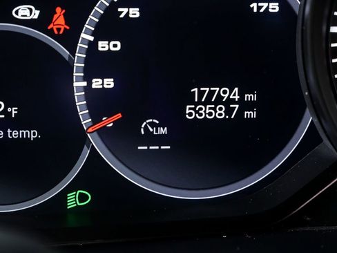 Used 2022 Porsche Cayenne image 12