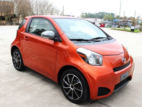Used 2013 Scion iQ image 2