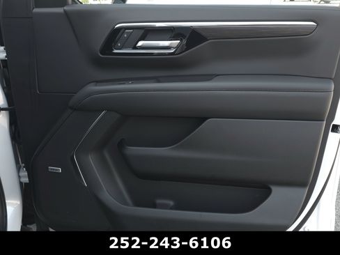 Used 2025 Chevrolet Suburban Z71 w/ Z71 Off-Road Package AWD/4WD image 51