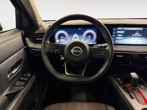 Used 2025 Nissan Kicks SR image 14