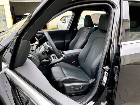 Used 2025 BMW X3 xDrive30i w/ Premium Package image 27